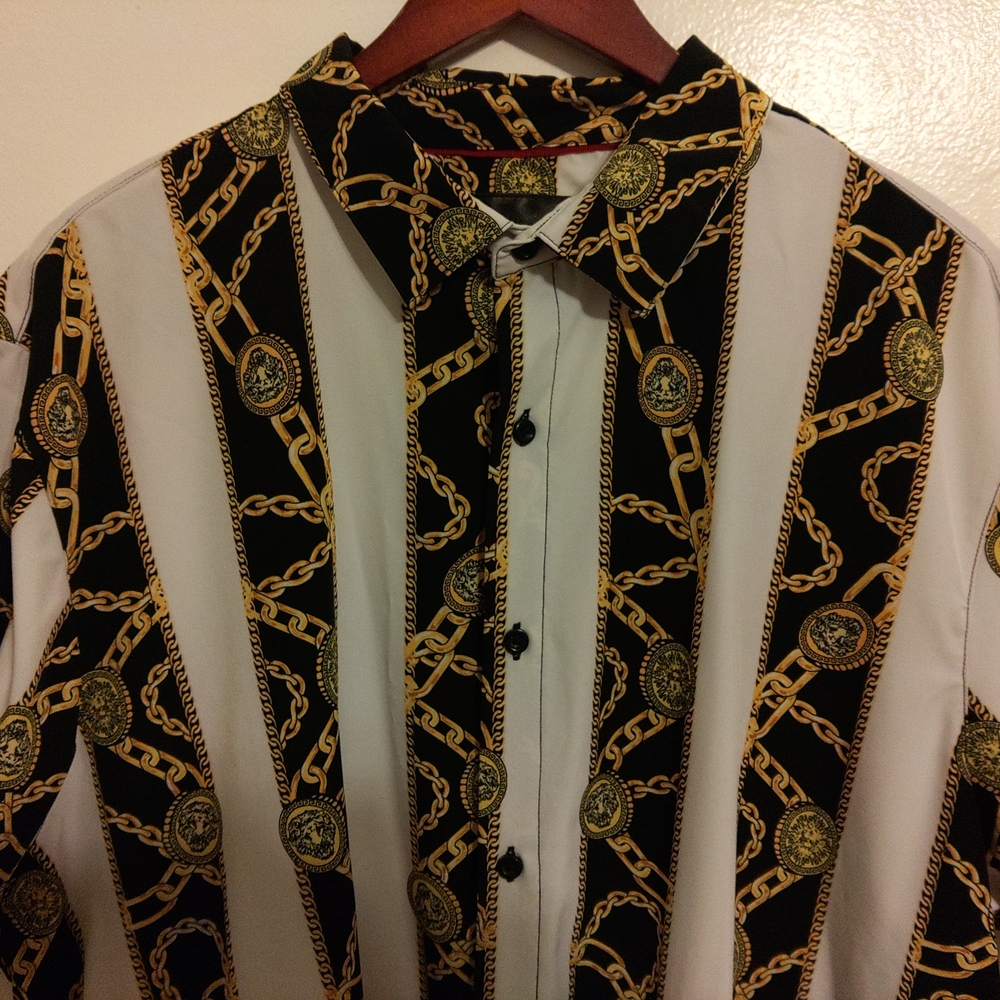 Elegant Chain Pattern Men's Shirt in Black and Gold Versace